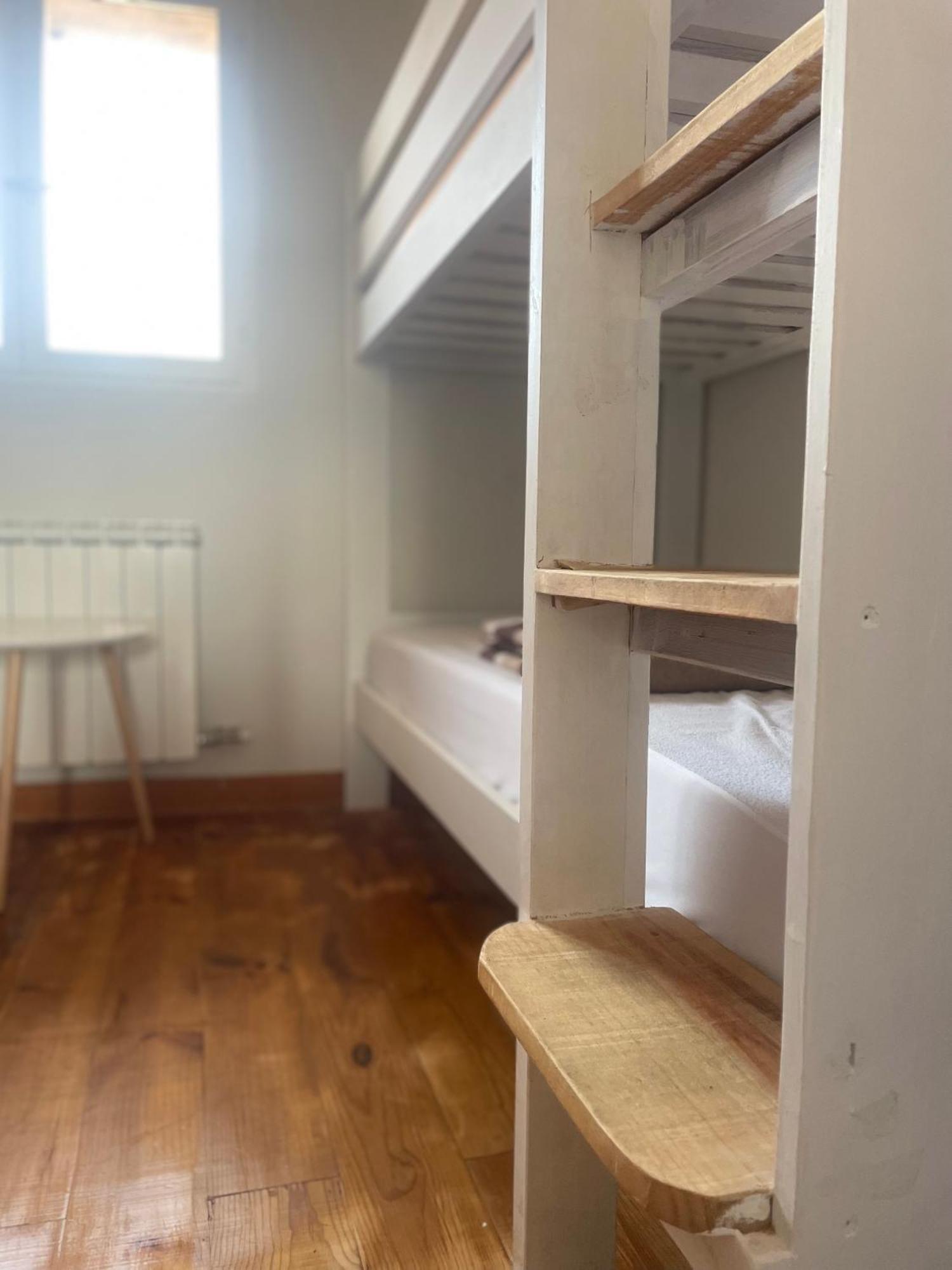 Las Hadas Albergue -Solo Para Peregrinos - Vegano -Bar Reliegos Buitenkant foto